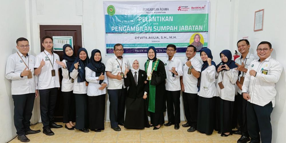 Pelantikan dan Pengambilan Sumpah Jabatan Panitera Pengganti PA Teluk Kuantan (Devita Aulia)