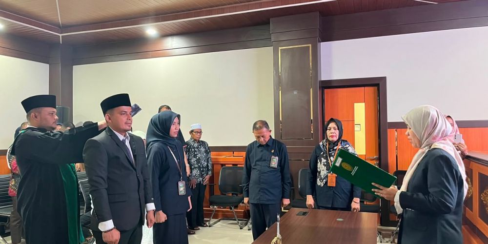 Pelantikan dan Pengambilan Sumpah Jabatan Sekretaris dan Kasubbag Kepegawaian