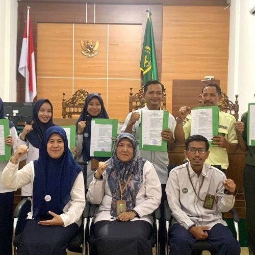 Penandatanganan Perjanjian Kerja dan Penyerahan SK PPNPN 2024
