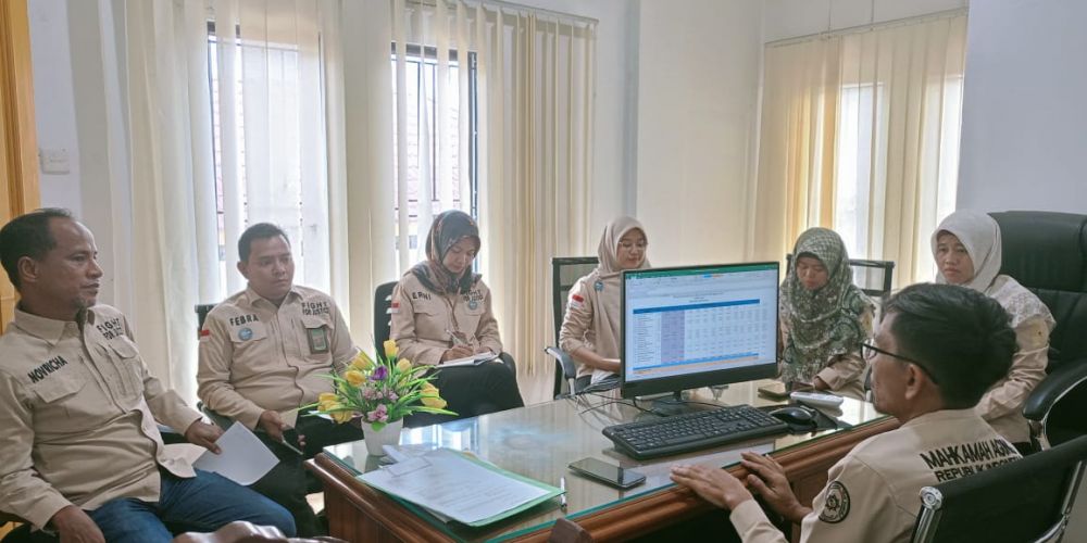 Rapat Kesekretariatan