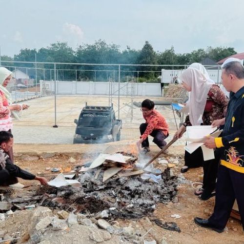 Pemusnahan Akta Cerai PA Teluk Kuantan